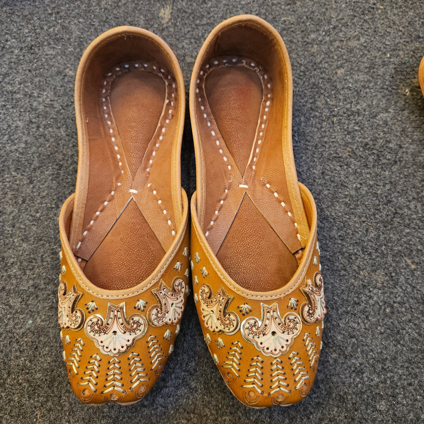 Brown Leather Punjabi Jutti