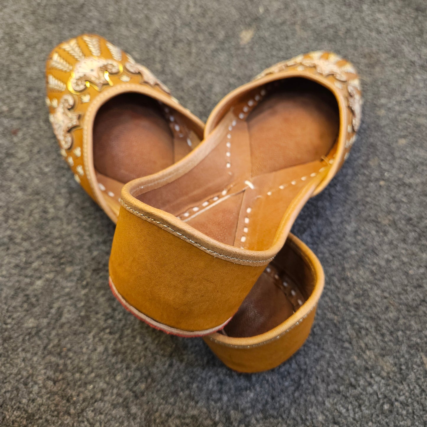 Brown Leather Punjabi Jutti