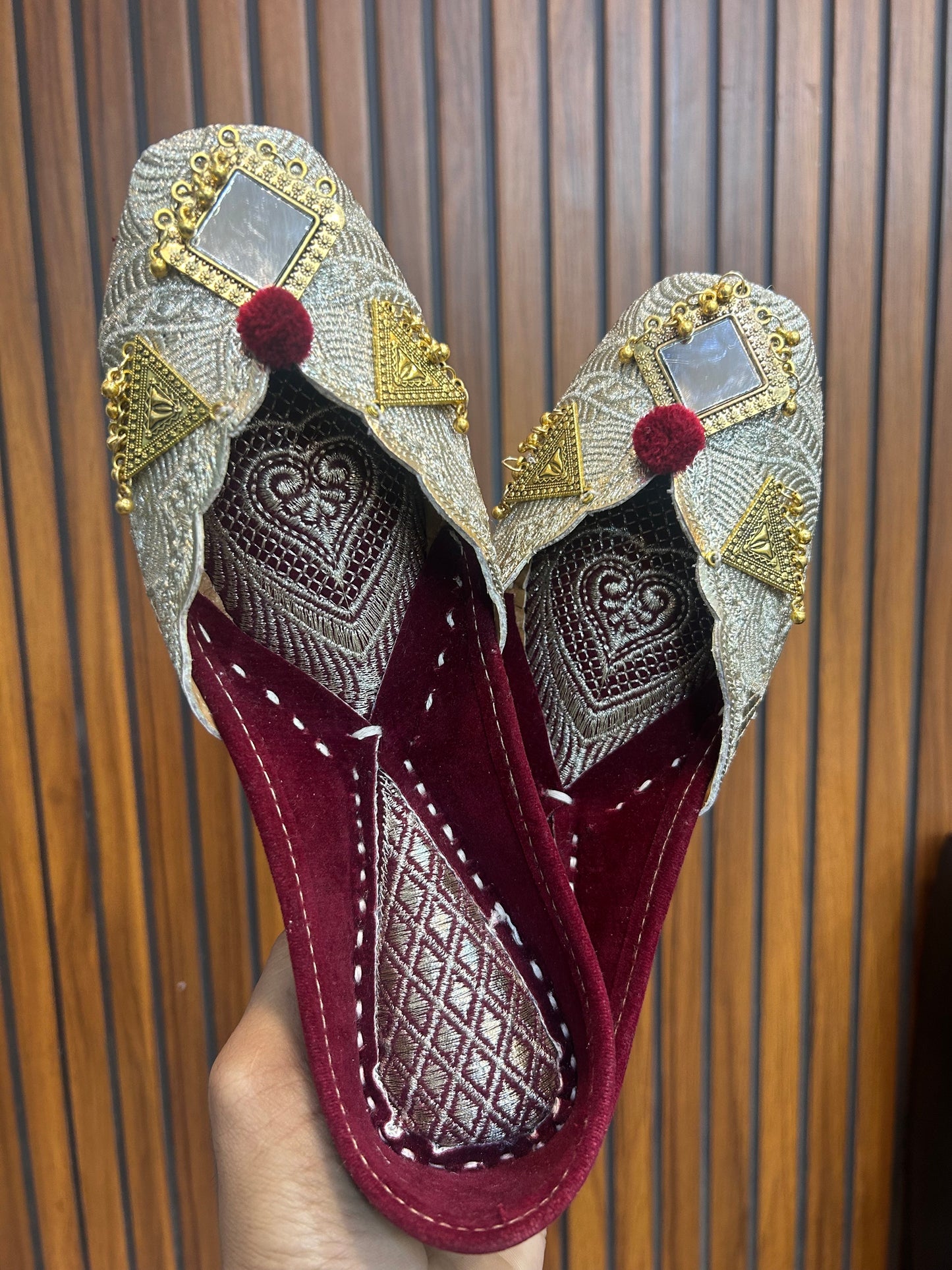 Golden Jewelry Punjabi Jutti