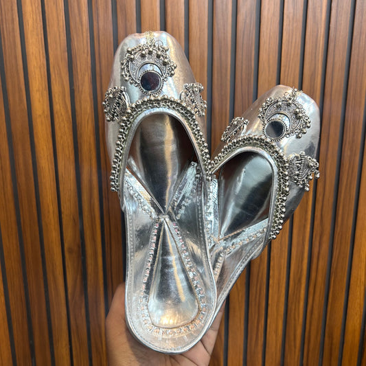 Silver Metallic Punjabi Jutti