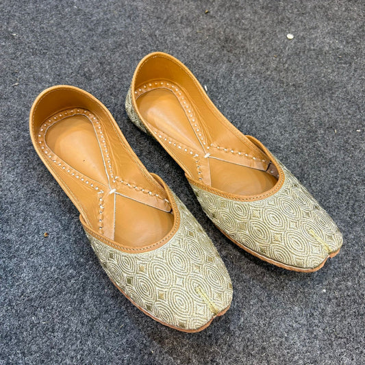 Golden Leather Punjabi Jutti