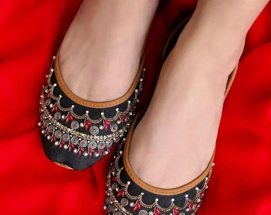 PUNJABI JUTTIS/MOJARIS